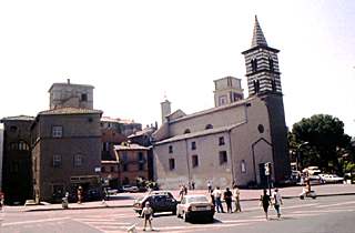 Viterbo - Piazza dei Caduti