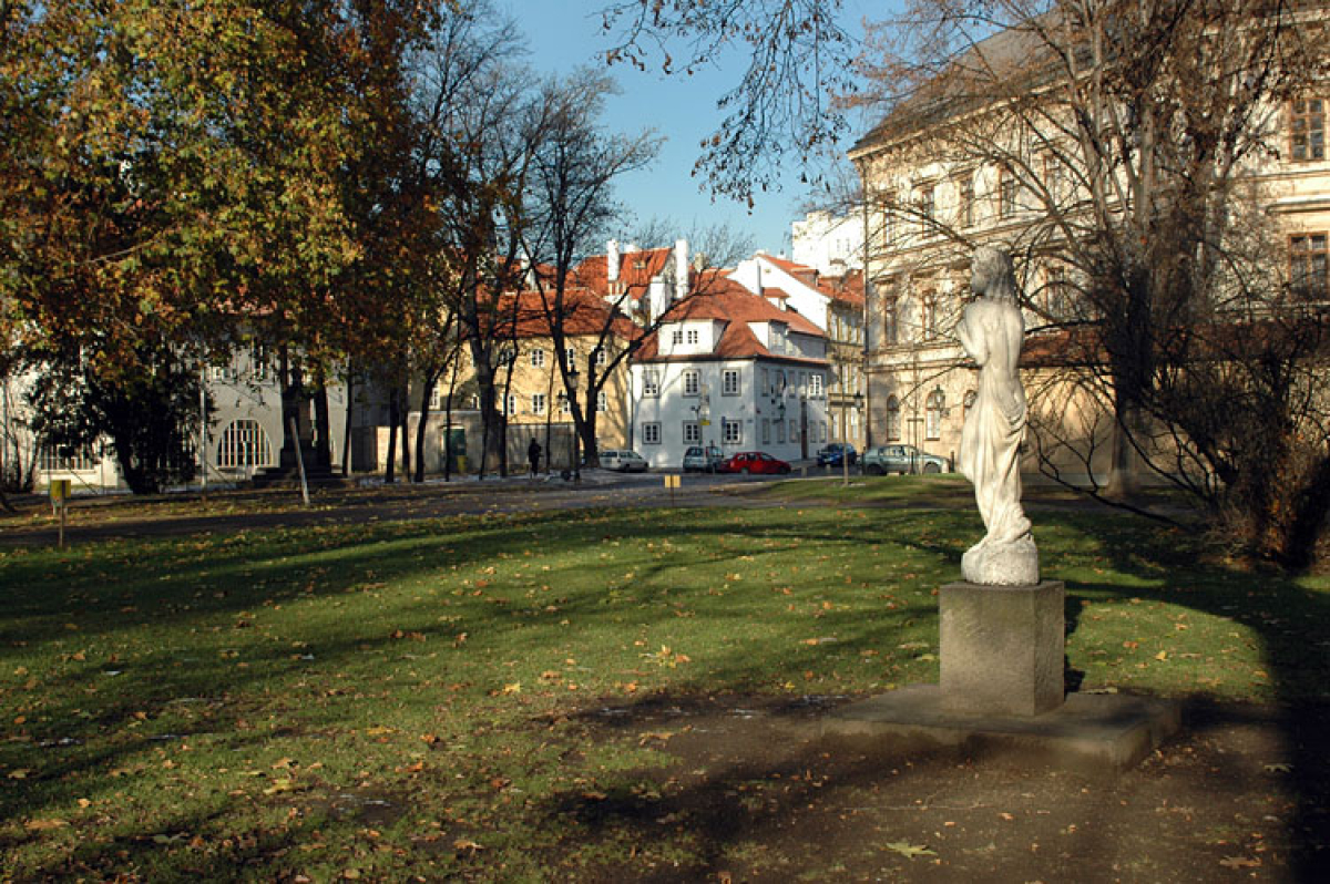 Pražské zahrady, zastavení třicáté třetí - Kampa a Nosticova zahrada